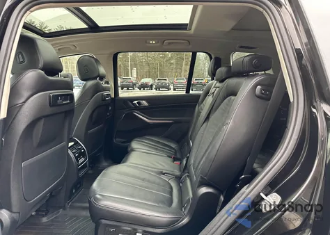 2020 BMW X7 xDrive40I z USA, uszkodzony, nr VIN 5UXCW2C04L9B56689